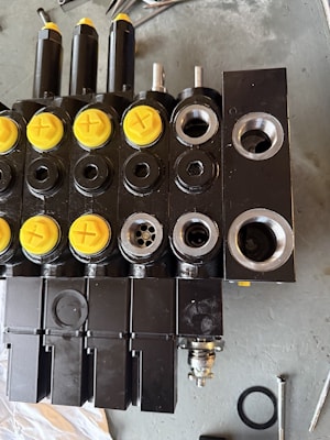 Механический пятисекционный распределитель на Кировца К-7...  